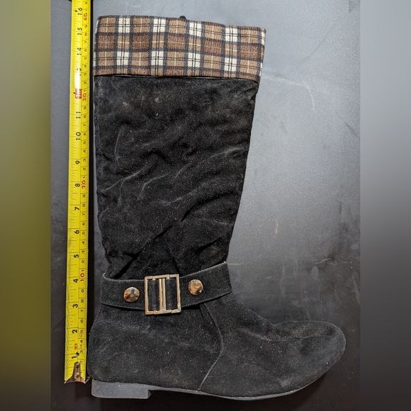 Fashion women's boot with buckle - Picture 4 of 4